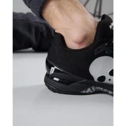 Prince Tennisschuhe By Hydrogen Tour Pro Lite Allcourt Schwarz Herren -TENNISTOWN Verkäufe Prince DPSHA1 BLK Tennisschuh Pro Tour Lite 3 1200x1200 1