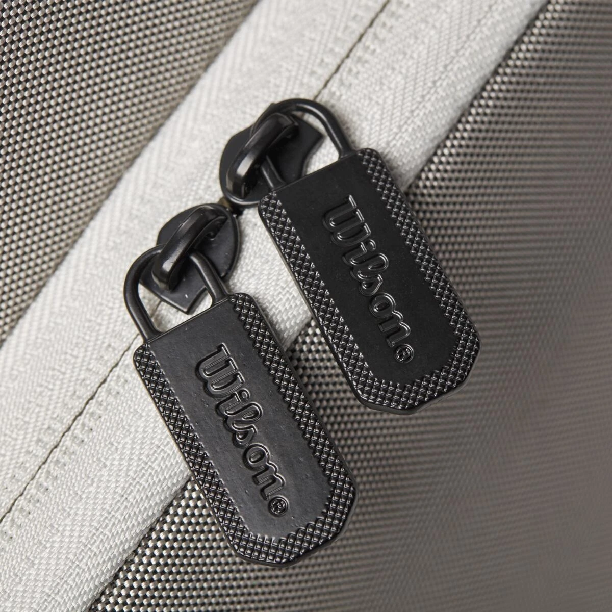 Wilson Tennis-Racketbag Tour (Schlägertasche, 2 Hauptfächer) 2023 Grau 6er 4 Wilson Tennis-Racketbag Tour (Schlägertasche, 2 Hauptfächer) 2023 Grau 6er – Bild 2